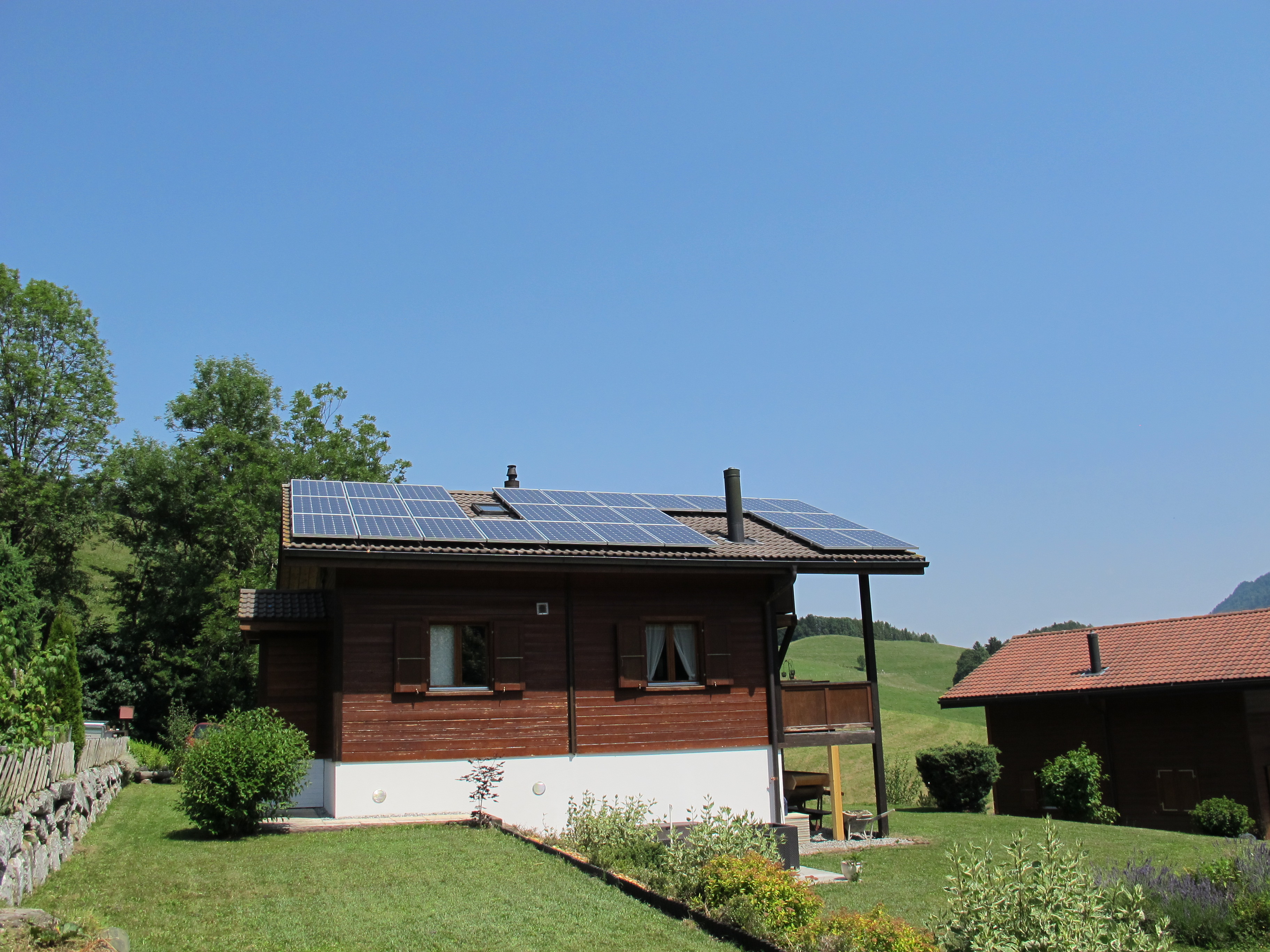 Centrale solaire de 6'480 Wc à 1667 Enney