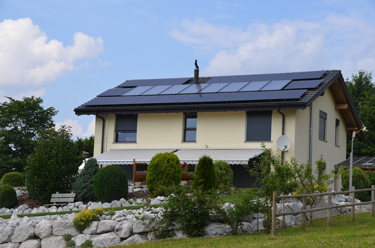 Centrale de 7'680 Wc à 1689 Le Châtelard-près-Romont
