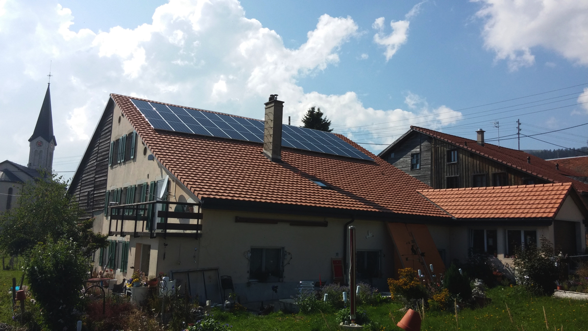 Centrale solaire de 11'340 Wc à 1453 Bullet