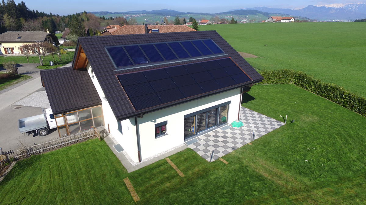 Centrale solaire de 5'130 Wc à 1697 La Joux