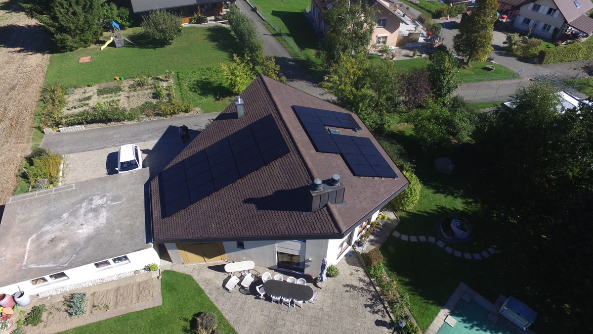 Centrale solaire de 11'100 Wc à 1692 Massonnens